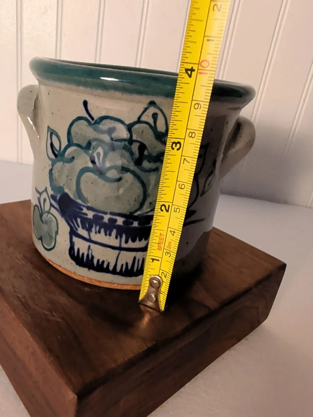 Vintage Great Bay Pottery Small Handled Stoneware Crock – Blue Apples in Basket